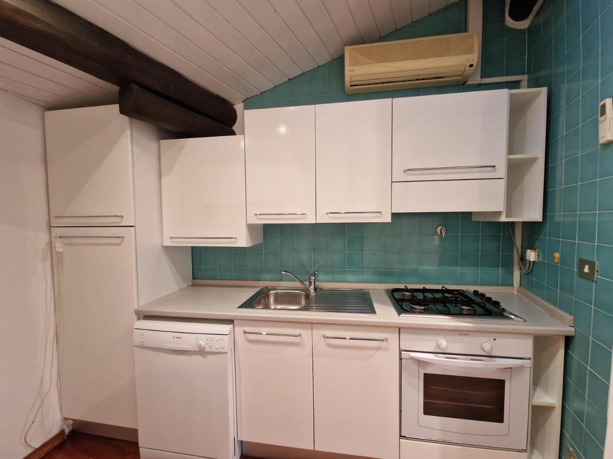Lovely One-Bedroom Attic In An Ancient Village 볼로냐 외부 사진
