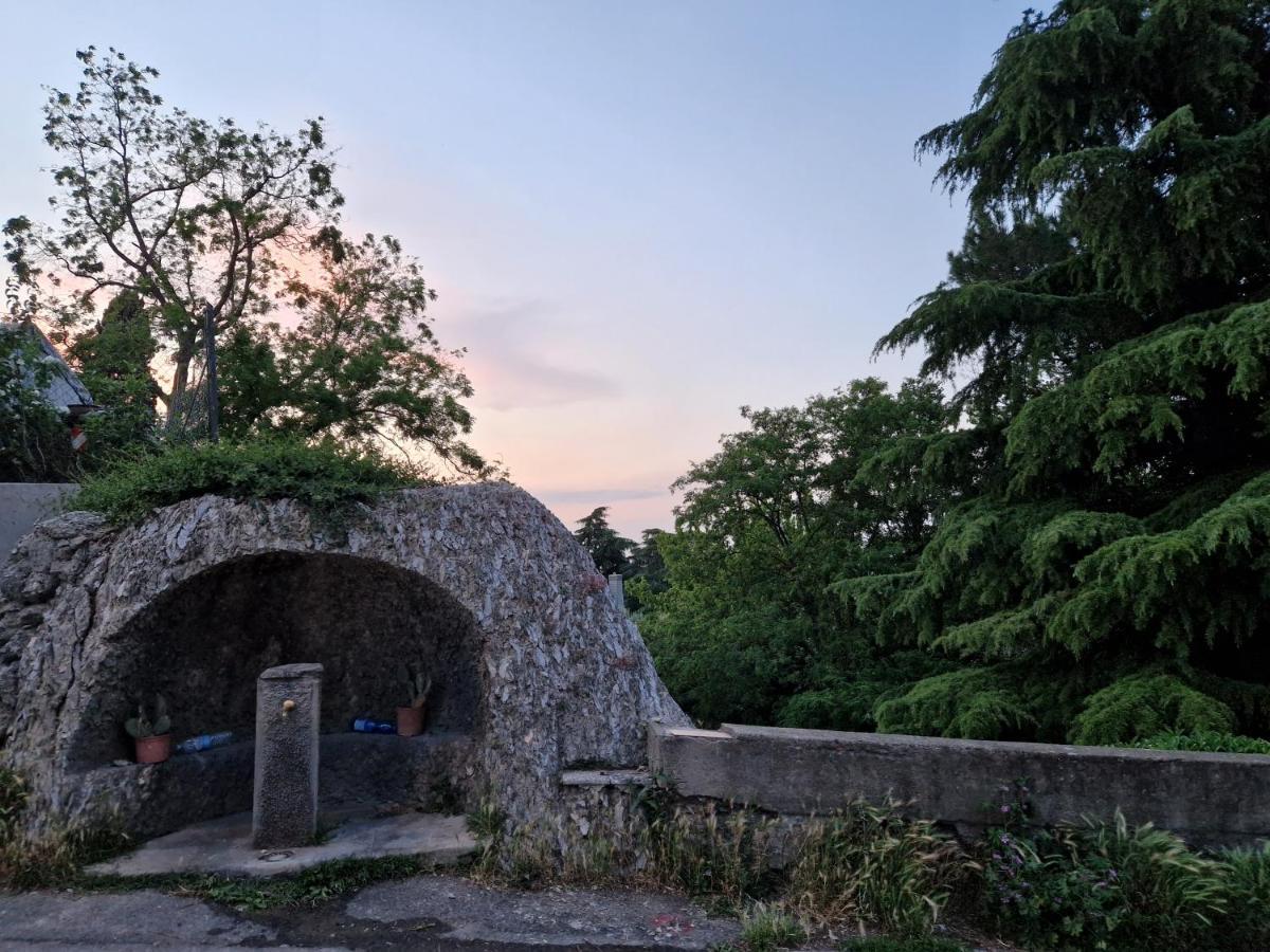 Lovely One-Bedroom Attic In An Ancient Village 볼로냐 외부 사진